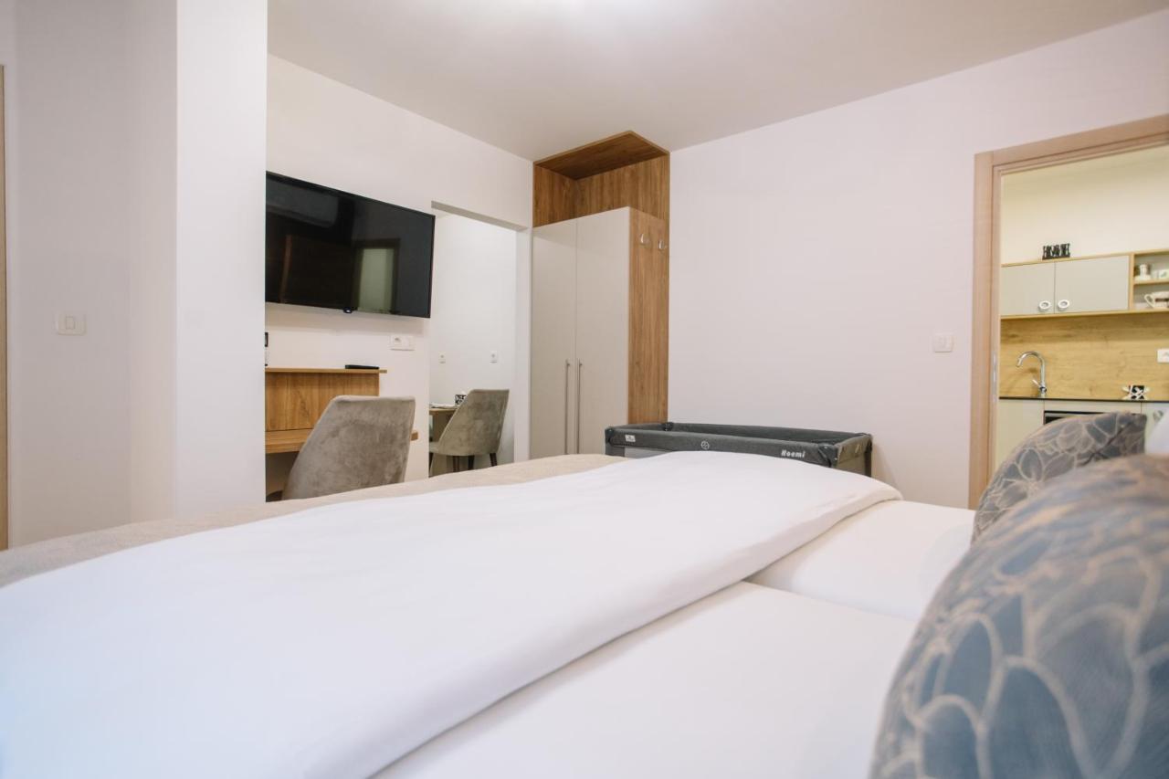 Apartments Hana City Center Ливно Экстерьер фото
